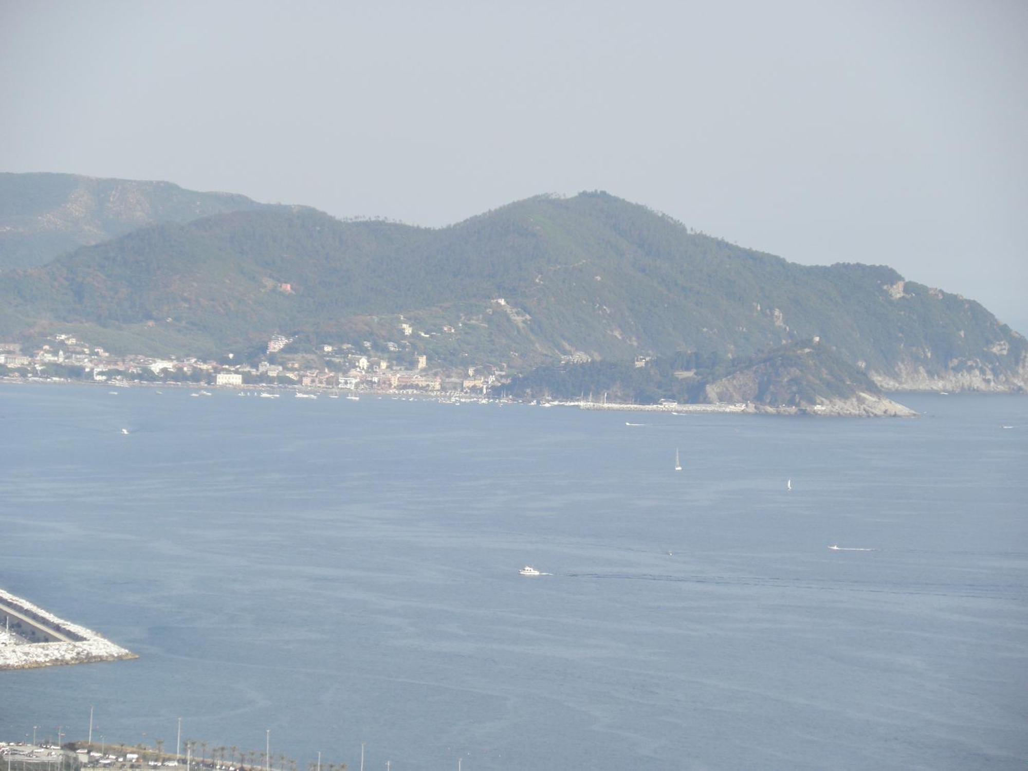 B&B La Terrazza Sui Fieschi Cogorno Εξωτερικό φωτογραφία